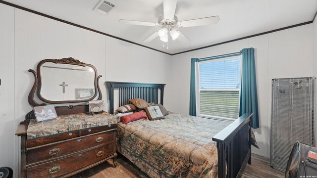 2141 County Road 132, Floresville, TX 78114
