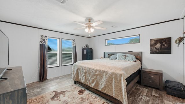 2141 County Road 132, Floresville, TX 78114