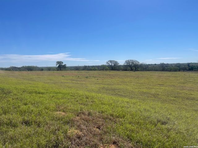 2141 County Road 132, Floresville, TX 78114