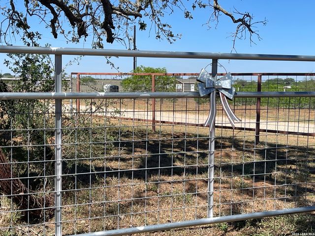 2141 County Road 132, Floresville, TX 78114