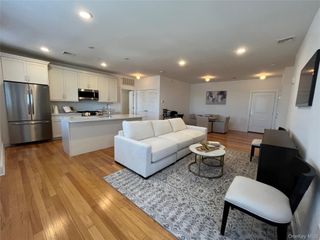 535 Marina Pointe Drive 535, East Rockaway, NY 11518