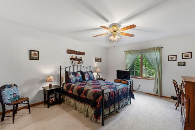 W203N16151 Pin Oak CIRCLE, Jackson, WI 53037