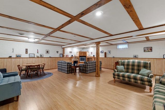 W203N16151 Pin Oak CIRCLE, Jackson, WI 53037
