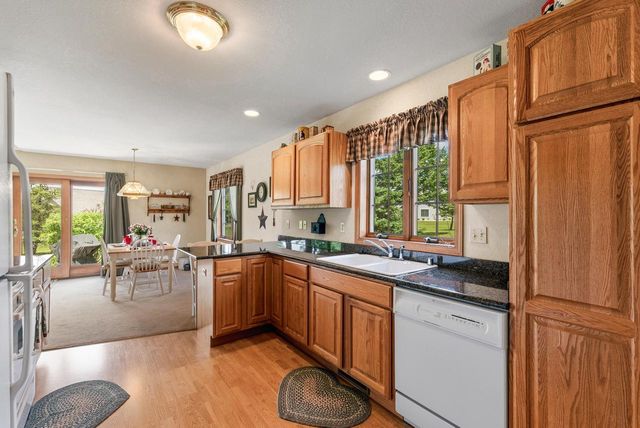 W203N16151 Pin Oak CIRCLE, Jackson, WI 53037
