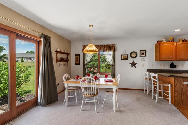W203N16151 Pin Oak CIRCLE, Jackson, WI 53037