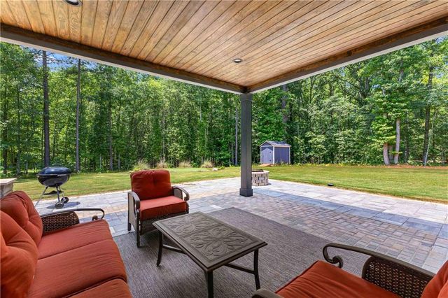 27 Dorian Court, Newnan, GA 30265