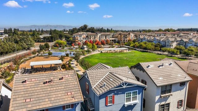 3818 Pyramid Way, Mountain View, CA 94043
