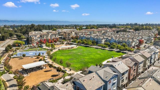 3818 Pyramid Way, Mountain View, CA 94043