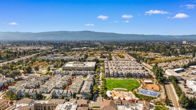 3818 Pyramid Way, Mountain View, CA 94043