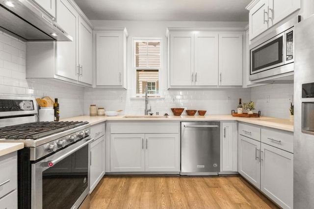 3818 Pyramid Way, Mountain View, CA 94043