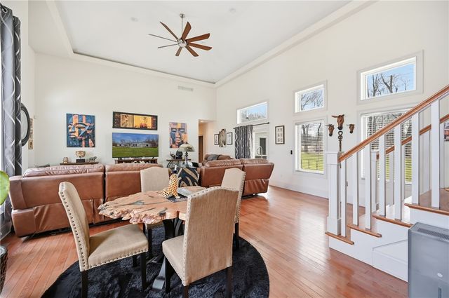 2440 Pierce Bluffs Dr, Hermitage, PA 16148