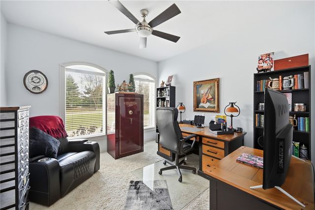 2440 Pierce Bluffs Dr, Hermitage, PA 16148