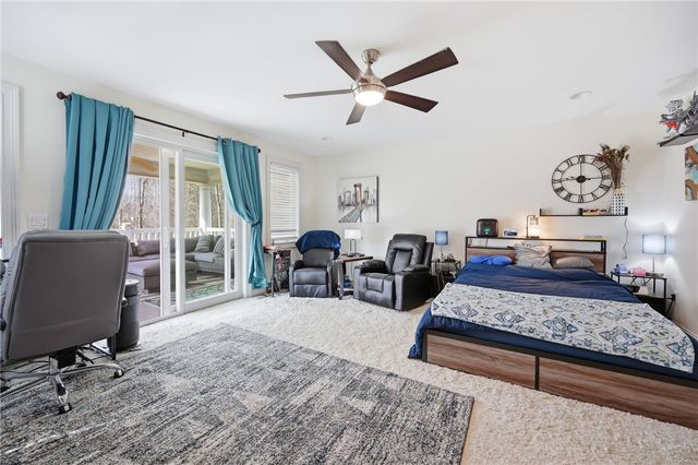 2440 Pierce Bluffs Dr, Hermitage, PA 16148