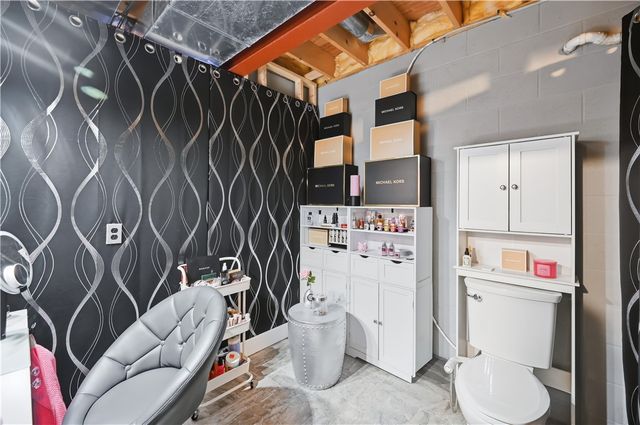 2440 Pierce Bluffs Dr, Hermitage, PA 16148