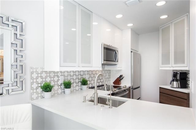 3323 Olympic DR 711, Naples, FL 34105