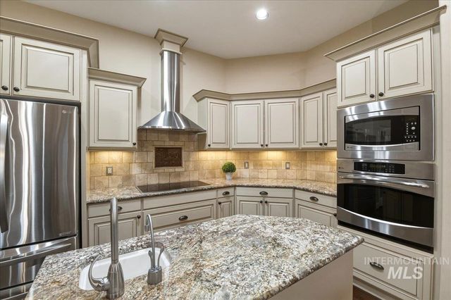 1387 N Colline Bello Way, Eagle, ID 83616