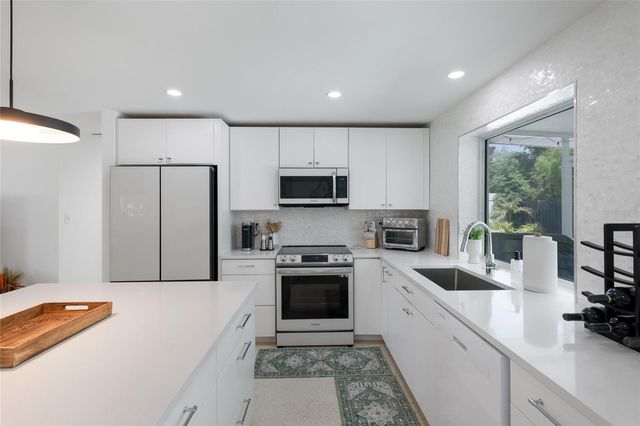 3119 ROSE STREET, Sarasota, FL 34239