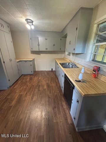 1431 N Dr M L King North Street, Natchez, MS 39120