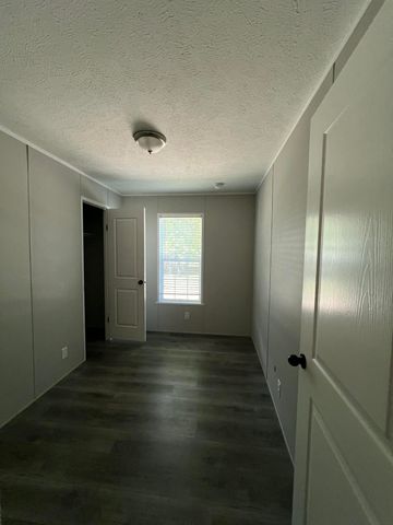 4647 Red Apple Court NW 91, Walker, MI 49534