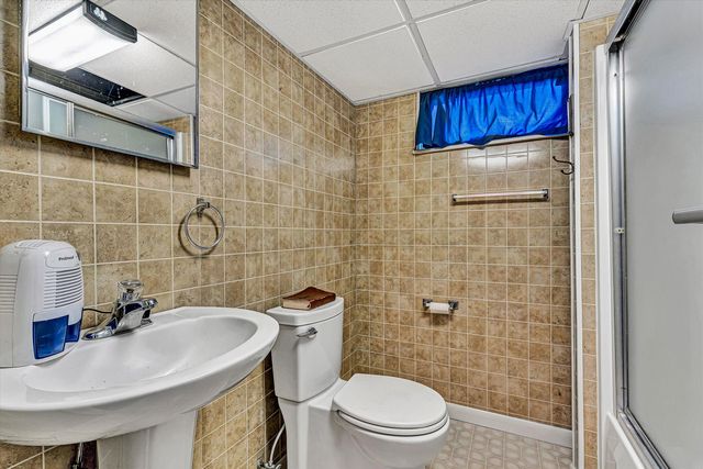 1075 Breezy Hill RD, Vinton, VA 24179