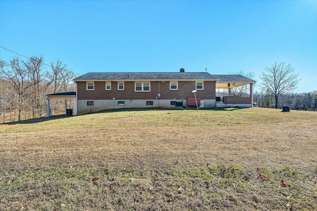 1075 Breezy Hill RD, Vinton, VA 24179