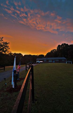 1075 Breezy Hill RD, Vinton, VA 24179