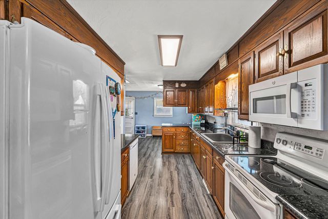 1075 Breezy Hill RD, Vinton, VA 24179