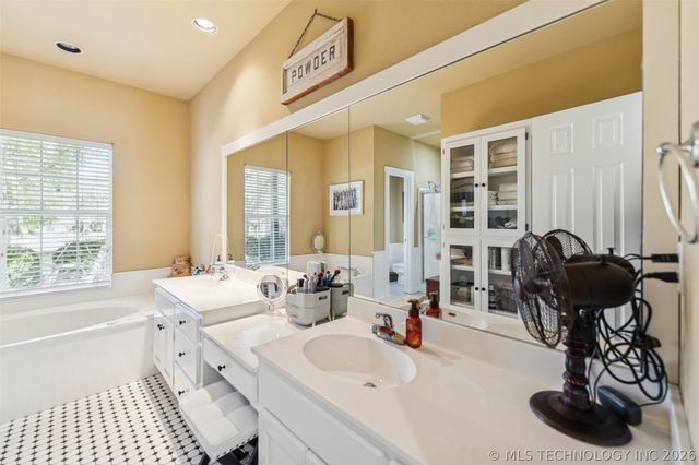 7408 N 202nd East Avenue, Owasso, OK 74055
