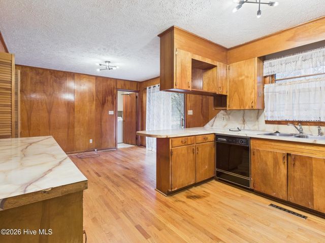 550 N Leak Street, Southern Pines, NC 28387