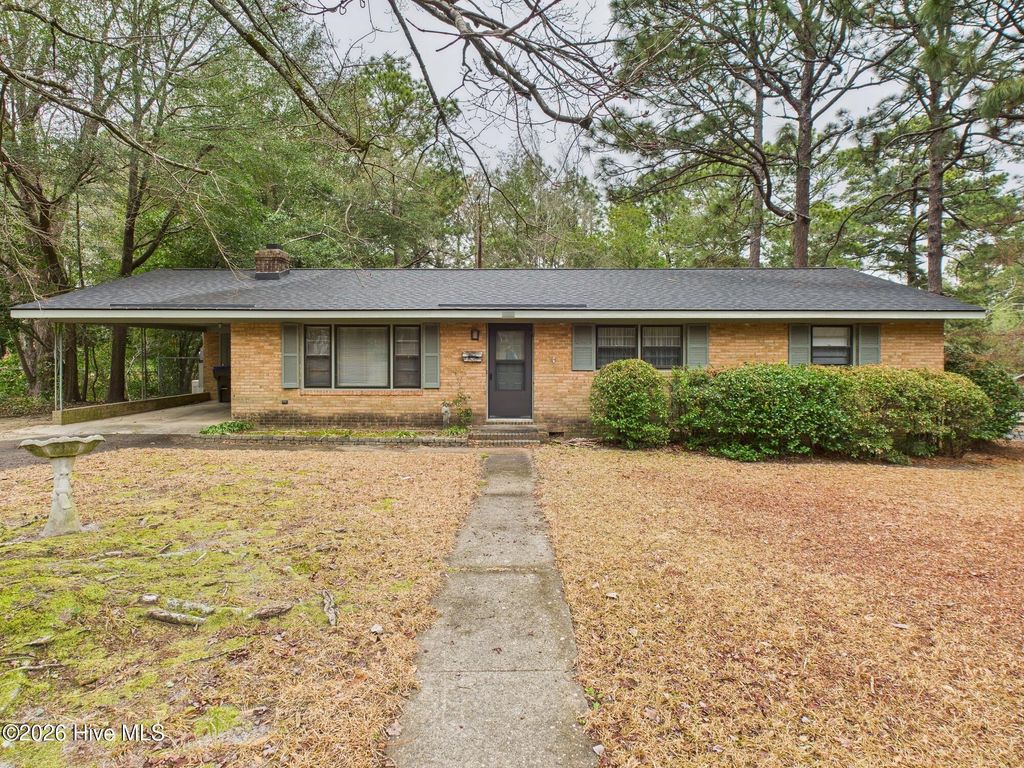 550 N Leak Street, Southern Pines, NC 28387
