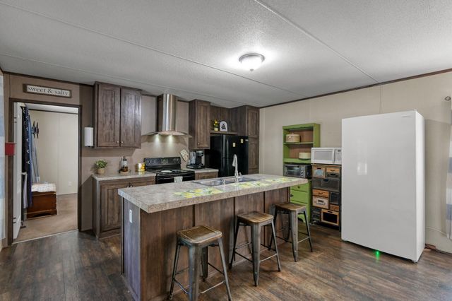 400 Raven Hill Road, Oakhurst, TX 77359
