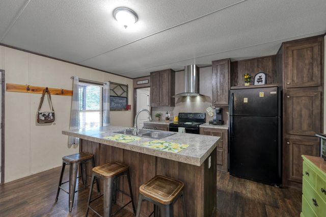 400 Raven Hill Road, Oakhurst, TX 77359