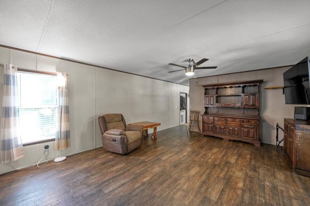 400 Raven Hill Road, Oakhurst, TX 77359