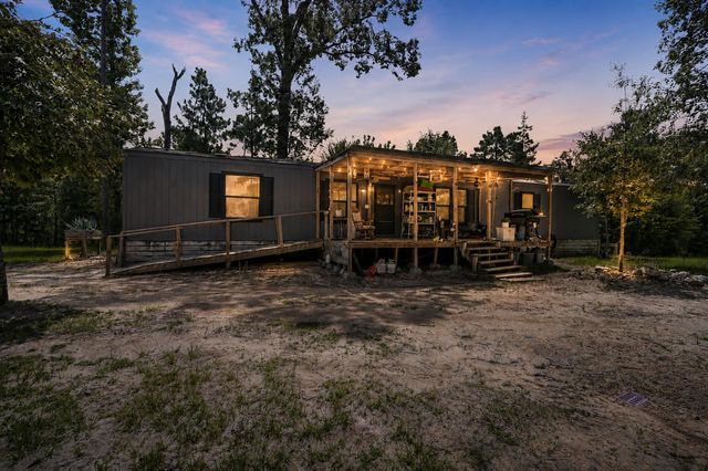 400 Raven Hill Road, Oakhurst, TX 77359