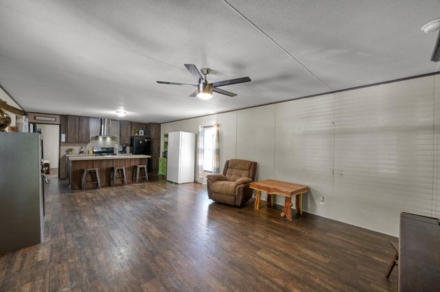 400 Raven Hill Road, Oakhurst, TX 77359