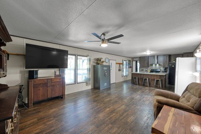 400 Raven Hill Road, Oakhurst, TX 77359