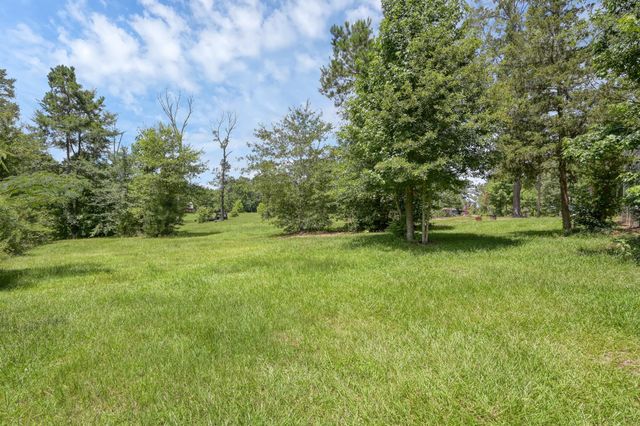 400 Raven Hill Road, Oakhurst, TX 77359