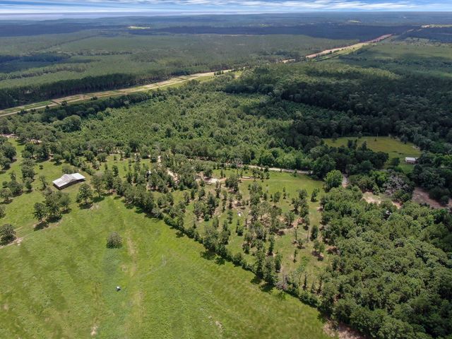 400 Raven Hill Road, Oakhurst, TX 77359