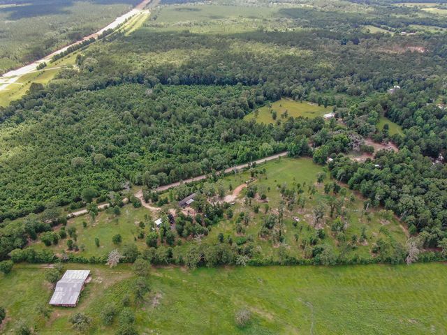 400 Raven Hill Road, Oakhurst, TX 77359