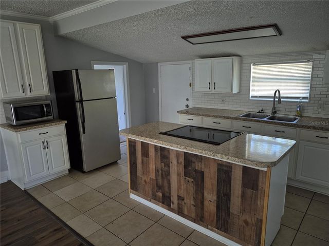 3104 E ELLICOTT STREET, Tampa, FL 33610