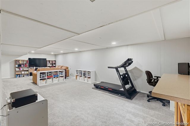2525 Bristolwood Drive, Grand Rapids, MI 49544