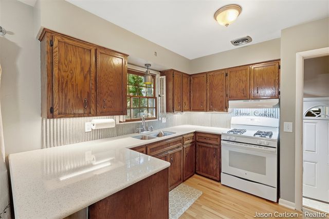2525 Bristolwood Drive, Grand Rapids, MI 49544
