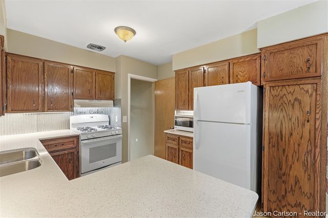 2525 Bristolwood Drive, Grand Rapids, MI 49544