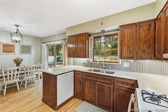 2525 Bristolwood Drive, Grand Rapids, MI 49544