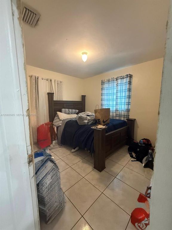 Image 15 of property listing at 3461 NW 171st St, Miami Gardens, FL 33056