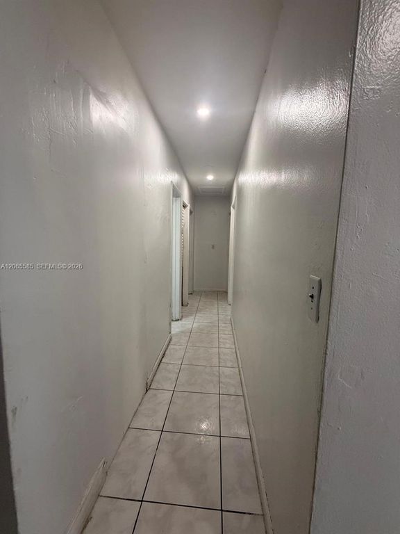 Image 6 of property listing at 3461 NW 171st St, Miami Gardens, FL 33056