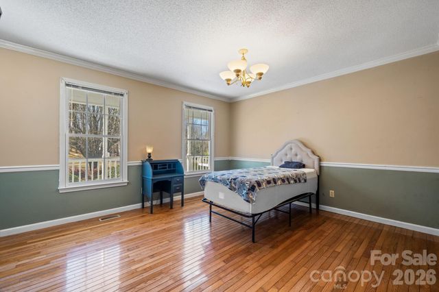 3956 Den Drive, Hickory, NC 28602