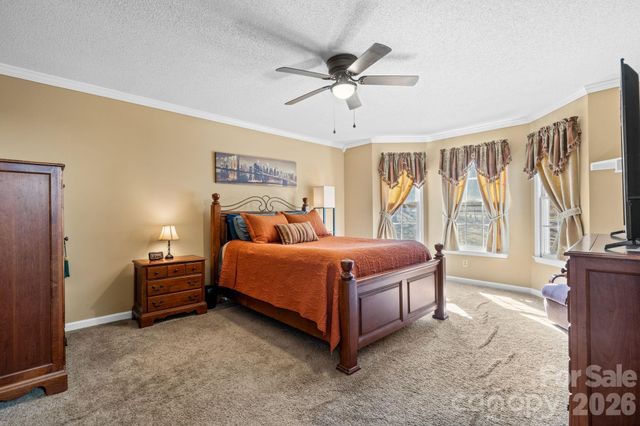 3956 Den Drive, Hickory, NC 28602