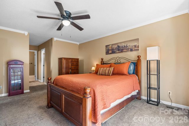 3956 Den Drive, Hickory, NC 28602