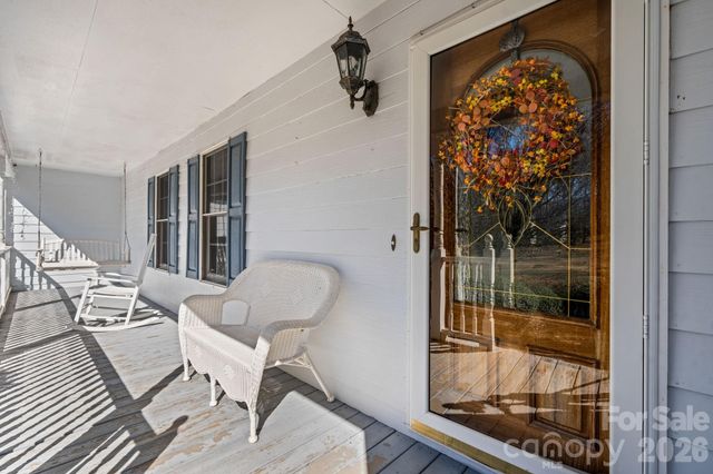 3956 Den Drive, Hickory, NC 28602